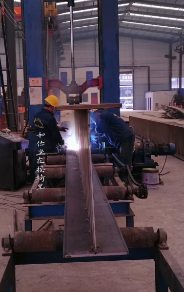 甘肃庆城钢结构厂H型钢组立机